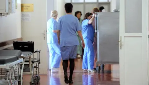 RIJEKA,07.03.2012.RIJEKAKBC RIJEKA BOLNICA SUAK TISKOVNA KONFERENCIJA POVODOM OBALJENE OPERACIJA SNIAVANJA TLAKA (VISKI TLAK)NA FOTO:ILUSTRACIJA ZDRAVSTVO, MEDICINA, BOLNICA, MEDICINSKE SESTRE, MEDICINSKA SESTRA...PACIJENTI....ZDRAVLJE, SNIMIO: SERGEJ DRECHSLER