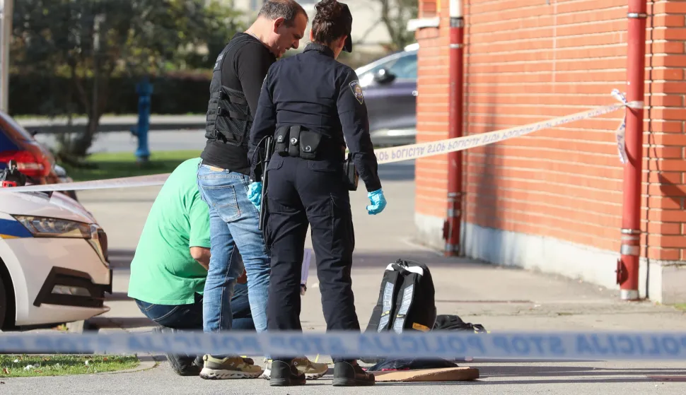 14.10.2025., Bedekovcina - Ucenik srednje skole u Bedekovcini ozlijedjen je nozem. Sedamnaestogodisnjak je prevezen u KBC Zagreb, te kako prenosi HRT, trenutno je u operacijskoj dvorani i lijecnici se bore za njegov zivot. Policijski ocevid je u tijeku. Photo: Robert Anic/PIXSELL