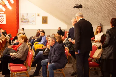 Znanstvena monografija Stara povijest, Mladen Tomorad, Školska knjiga