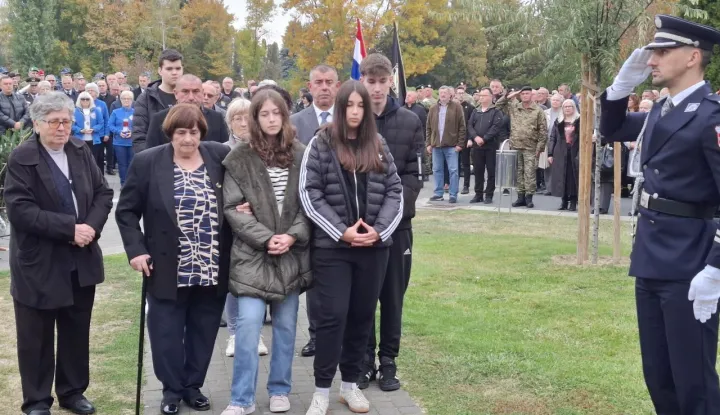 Heroji s prve crte obrane Vukovara: Obljetnica pogibije Blage Zadre i Alfreda Hilla