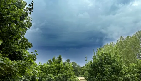 Osijek, 24. 04. 2025., oblaci, nevrijeme, kiša, tuča, vremenska prognoza, naoblaka, nestabilno vrijeme, slobodnjak, slobodnjaciSNIMIO BRUNO JOBST