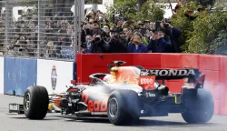 epa12004698 Red Bull Racing driver Max Verstappen of the Netherlands drives during the 'Red Bull Showrun x Powered by Honda' event in Tokyo, Japan, 02 April 2025. The event is part of the F1 Tokyo fan festival 2025 ahead of the Formula One Japanese Grand Prix. EPA/FRANCK ROBICHON CAN ONLY BE USED FOR REPORTING ON THIS EVENT