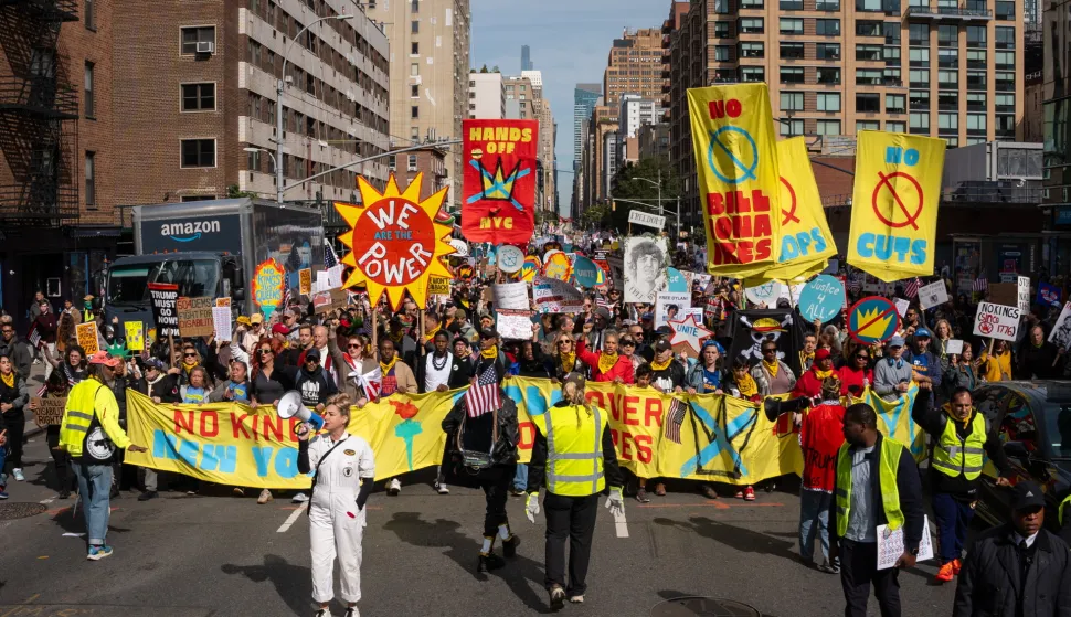 epa12462547 People participate in the 'No Kings' protest in New York, New York, USA, 18 October 2025. The protest is part of a nationwide 'No Kings' day of action, opposing what organizers see as authoritarian overreach and threats to democracy under US President Trump. EPA/ANGELINA KATSANIS