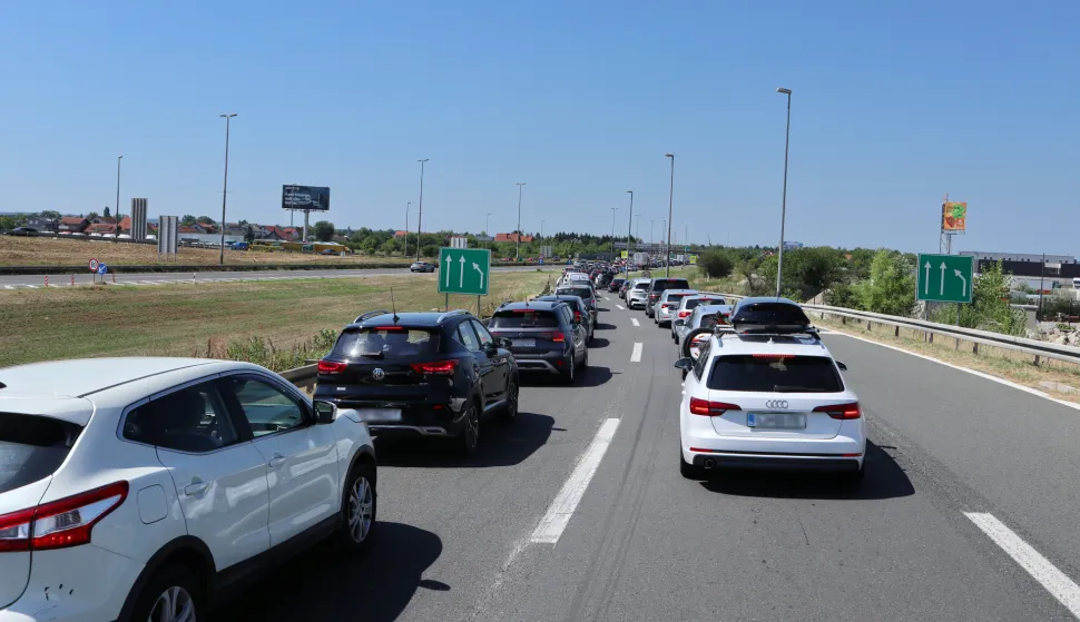 Zagreb, 21.07.2025. - Gust promet na autocesti Zagreb-Rijeka. foto HINA/ Jure DIVI?/ tm