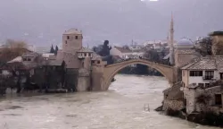 09.01.10. Mostar - Veliki vodostaj Neretve kod starog mostaPhoto:Stojan Lasic/VLM/PIXSELL
