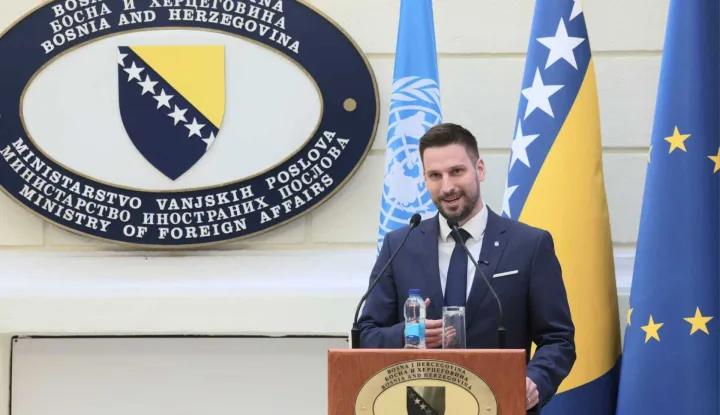 Gradonačelnik Osijeka Ivan Radić u ponedjeljak je u Sarajevu sudjelovao na otvorenju manifestacije Tjedan održivog razvoja 2025 (SDG Week 2025), središnjeg regionalnog događaja posvećenog lokalnim politikama i primjerima dobre prakse u provedbi Ciljeva održivog razvoja (SDG) Ujedinjenih naroda.