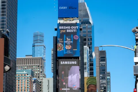 Hrvatski brend među svjetskim velikanima: Vegeta zasjala na Times Squareu, listopad 2025.