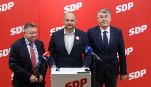 Zagreb, 01.10.2025. - Konferencija za novinare SDP-a u povodu Međunarodnog dan starijih osoba.Na fotografiji Ivo Jelušić, Siniša Hajdaš Dončić, Boris Lalovac.foto HINA/ Edvard ŠUŠAK
