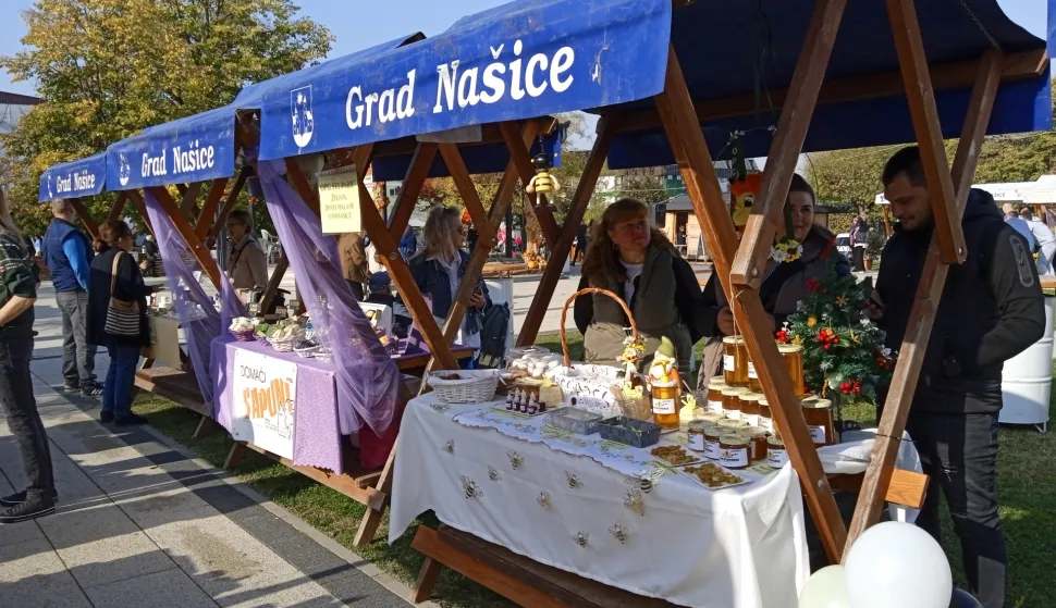 Jesenski sajam i Festival okusa - manifestacije posvećene autohtonim suvenirima, kulturnoj baštini i tradicijskoj gastronomiji