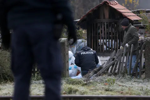 snimio Davor KIBEL,Osijek, 18.12.2017. Vukovarska ulica, u dvori&scaron;tu obiteljske kuće pronađeno tijelo gospođe starije dobi, smrtni slučaj, policija, očevid