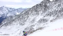 epa12480769 Zrinka Ljutic of Croatia in action during the first run of the Women's Giant Slalom race of the FIS Alpine Skiing World Cup season opener on the Rettenbach glacier, in Soelden, Austria, 25 October 2025. EPA/ANNA SZILAGYI