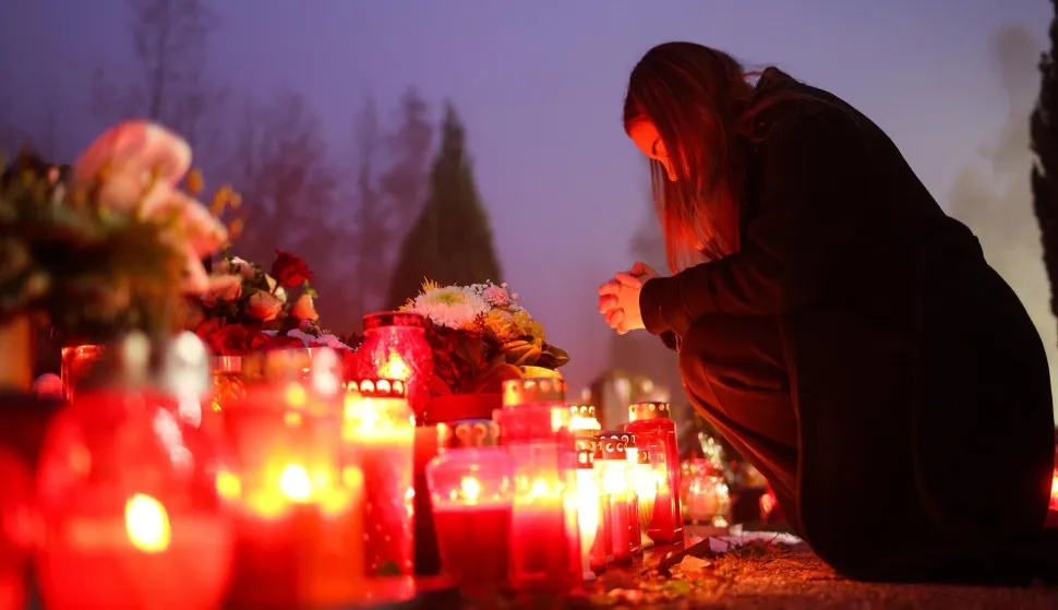 01.11.2024., Krematorij, Mirogoj, Zagreb - Krematorij na zagrebackom Mirogoju na blagdan Svih Svetih u jesenskoj maglenoj noci obasjan svijetlom lampasa. Photo: Goran Stanzl/PIXSELL