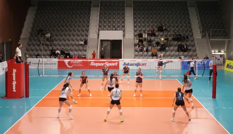 Za prvo domaće slavlje ove sezone trebalo je igrati i izdržati pet setova