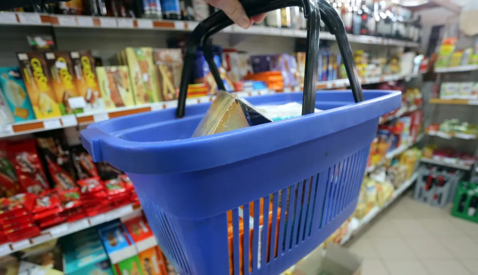 29.12.2018. Rijeka - Kosarica u trgovini. Photo: Goran Kovacic/PIXSELL