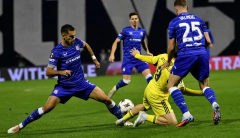 Zagreb, Croatia, September 24th 2025, Kerem Akturkoglu of Fenerbahce (L) in action against Moris Valincic of Dinamo (R) during the UEFA Europa League, League phase Matchday 1, match between Dinamo Zagreb (Croatia) and Fenerbahce (Turkey) at Stadium Maksimir, Zagreb, Croatia.(Photo by Natasa Kupljenik/Sports Press Photo) (Photo by Natasa Kupljenik/SPP/Sipa USA) Photo: Sports Press Photo/SIPA USA