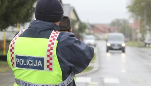 TVRĐAVICA, 19. 04. 2017, PROMETNA POLICIJA. AKCIJA PROMETNE POLICIJE, MJERENJE BRZINE. RADARI.snimio GOJKO MITIĆ