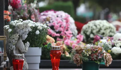 Osijek, 31. 10. 2023, Centralono groblje, dan uoci Blagdana Svih Svetih i na dan samog Blagdana, mnogi su pohodili posljednaja pocivalista svojih najmilijih.snimiio GOJKO MITIĆ