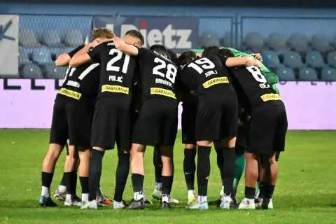 Vinkovci, 17.10.2025. - Susret 11. kola hrvatskog nogometnog prvenstva Vukovar 1991 - Dinamo.foto HINA/ Gordan Pani?/ gp