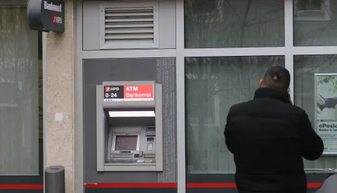 Osijek, 15. 12. 2022, Pocelo gasenje i prilagodba bankomata zbog prelaska na Euro. Bankomat. Ilustracija.snimio GOJKO MITIĆ