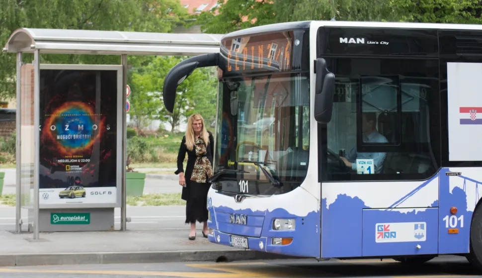 OSIJEK- 27.04.2020., GPP, ponovna uspostava javnog gradskog prijevoza koji je bio obustavljen zbog zastitnih mjera za koronavirus, voze tramvaji i autobusi..FotoAndrea Ilakovac