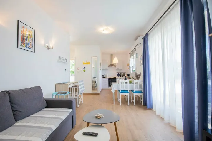 Najiznajmljivač 2025, Deep Blue apartman u Ližnjanu