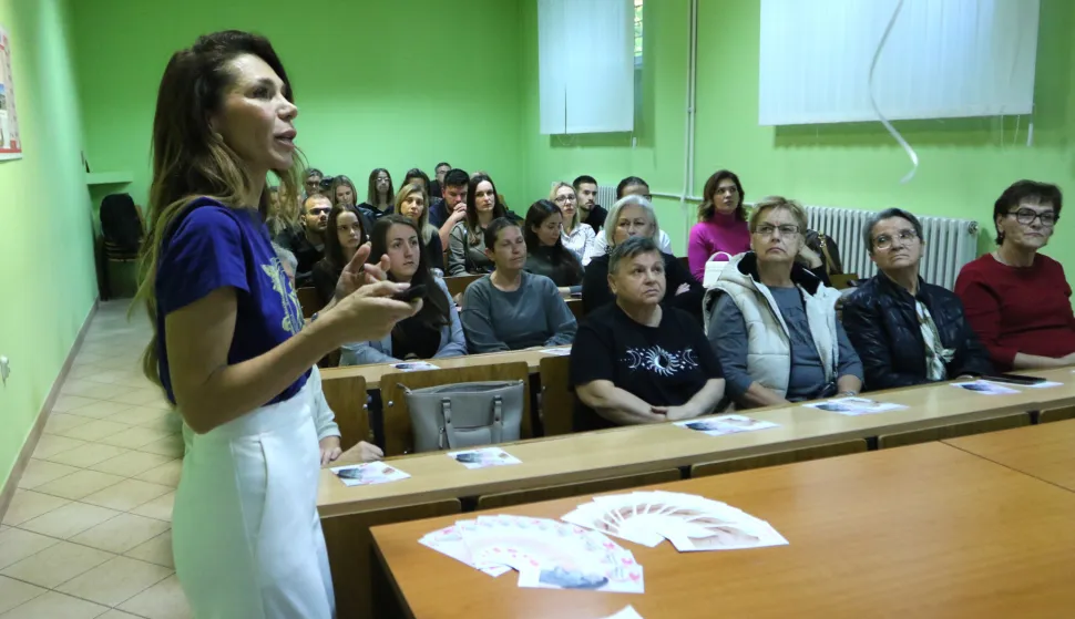 Osijek, 28. 10. 2025, DZO, Dom zdravlja Osijek - OBŽ. Predavanje Dr. Kristine Bojanić o ranom otrkivanju raka dojke i korištenju UI u dijagnostici ranog okrivanja, samopregledima..... Dr. Kristina Bojanić.snimio GOJKO MITIĆ