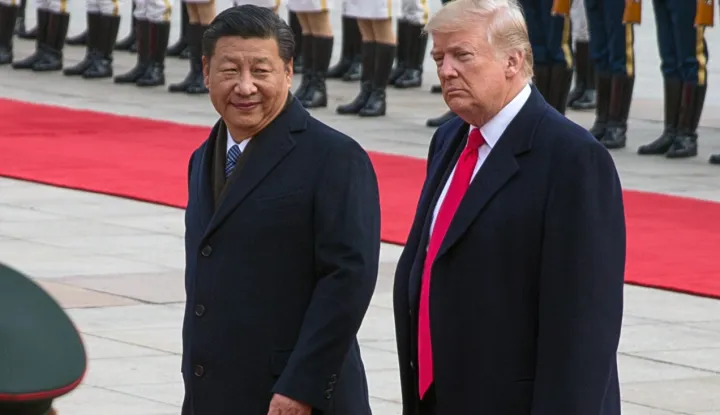 epa07253209 (FILE) - US President Donald J. Trump (R) and Chinese President Xi Jinping (L) review soldiers of the Chinese People's Liberation Army honor guard during a welcome ceremony at the Great Hall of the People in Beijing, China, 09 November 2017 (reissued 29 December 2018). Trump said on Twitter on 29 December 2018 that he had a 'long and very good call' with Chinese President Xi Jinping on a possible trade deal between the United States and China. EPA/ROMAN PILIPEY