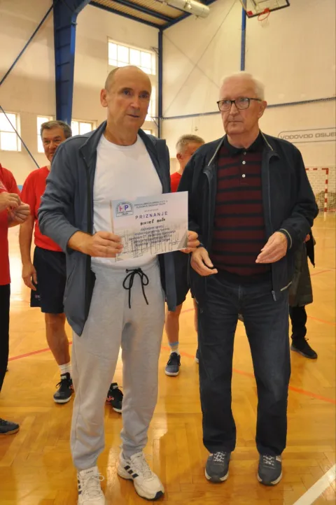 Malonogometni turnir Udruge umirovljenika HEP-a Slavonije i Baranje: Pehar osvojila osječka podružnica