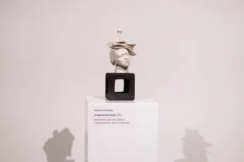 Osijek, 30. 10. 2025., Osijek, MLU - privremeni prostor IIzožba XV. Memorijal Ive Kerdića - triennale hrvatskog medaljstva i male plastikeizložba; medaljstvo; mala plastika; memorijal; ivo kerdić; MLU