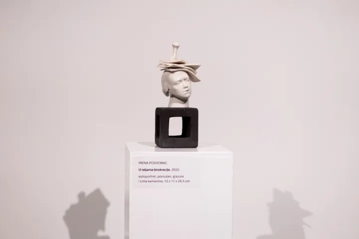 Osijek, 30. 10. 2025., Osijek, MLU - privremeni prostor IIzožba XV. Memorijal Ive Kerdića - triennale hrvatskog medaljstva i male plastikeizložba; medaljstvo; mala plastika; memorijal; ivo kerdić; MLU