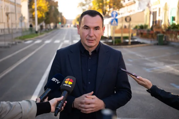 Osijek, 31. 10. 2025., Obnovljena ulica S. Radića otvorena za prometradovi; promet; Radićeva; Igor Pandžić
