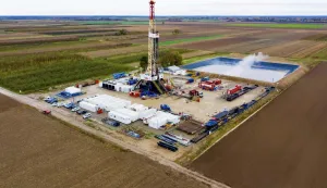 VINKOVCIRezultati istraživanja na bušotini Vinkovci GT-1 potvrdili su značajan geotermalni potencijal na tom području. Vinkovci su tako postali treća lokacija s pozitivnim rezultatima nakon Velike Gorice i Osijeka, gdje su ranije potvrđene ležišne temperature više od 100 °C.  2025. ?