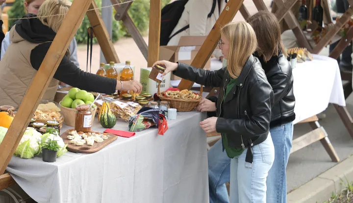 Osijek, 16. 10. 2025., FAZOS, sajam, sajam OPG-ova, studenti, student, bivši studentiSNIMIO BRUNO JOBST
