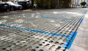 Osijek, 27. 10. 2025., Obilazak parkinga Gornjodravska obala 91parking; gornjodravska obala; obilazak; parkiralište; parkiranje; parkirna mjesta; parkirno mjesto; naplata parkinga; ilustracija