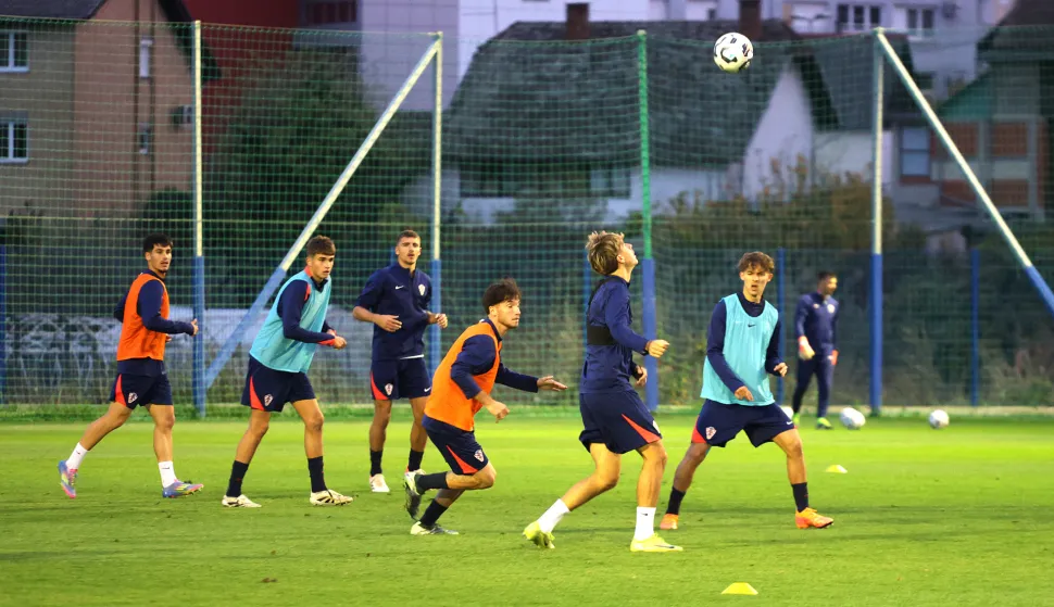 Osijek, 27. 10. 2025., Opus Arena, Hrvatska nogometna reprezentacija, U-17, priprema, pripreme, trening SNIMIO BRUNO JOBST