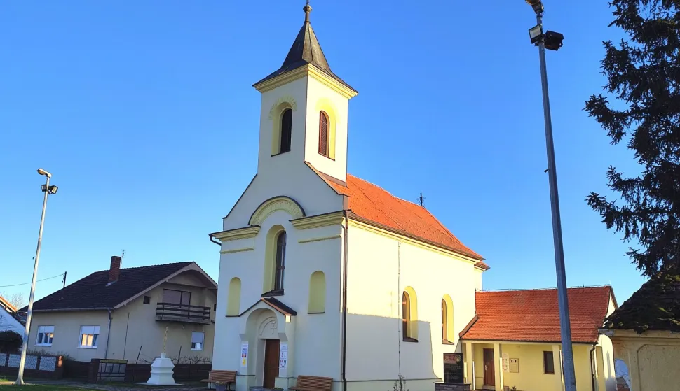 Crkva u Đurićimasnimila Marija Lešić Omerović