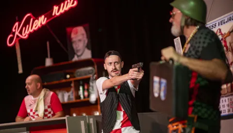 Kazalište Virovitica u koprodukciji s Gradskim kazalištem "Joza Ivakić" Vinkovci: predstava "Kulen ruž", prema tekstu Dubravka Matakovića, u režiji Dražena Ferenčine