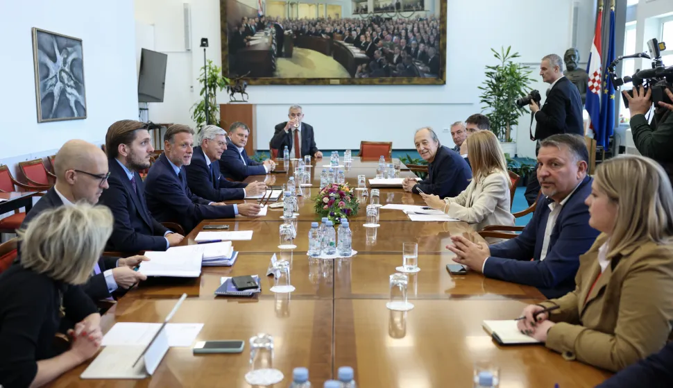 Zagreb, 05.11.2025 - Sjednica Predsjedništva Hrvatskoga sabora s predstavnicima klubova zastupnika kojom predsjeda predsjednik Hrvatskoga sabora Gordan Jandroković. Tema sjednice je dnevni red predstojeće sjednice Hrvatskoga sabora. foto HINA/ Damir SENČAR/ ds