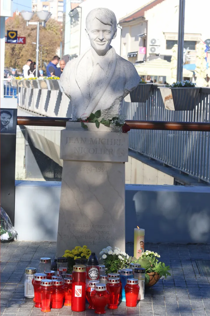 Vukovar, 06. 11. 2025, Vukovar posljednji ispračaj Jean - Michel Nicoliera u Vukovaru. Grad i Memorijalna bolnica uoči samog ispračaja Jean - Michel Nicoliera.snimio GOJKO MITIĆ