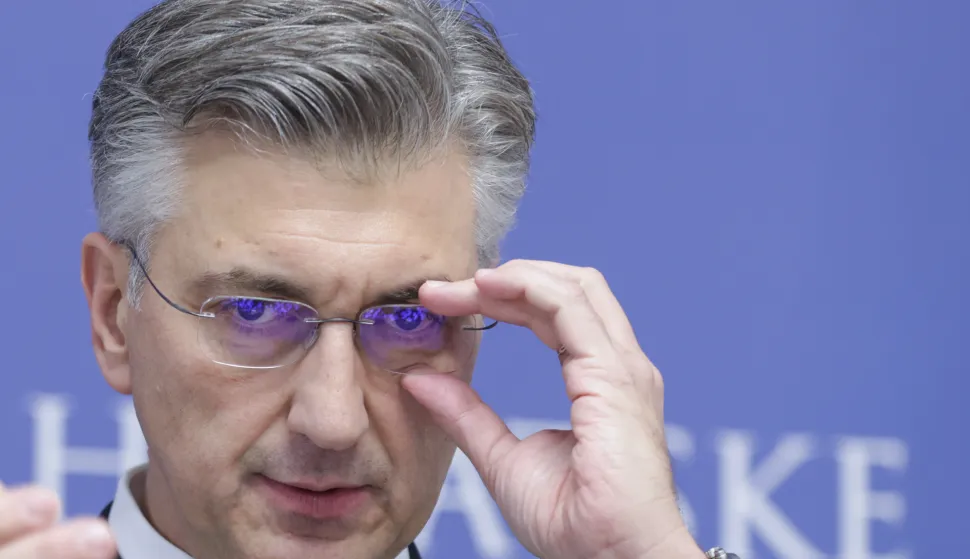 Zagreb, 04.11.2025.- Konferencija za medije predsjednikaVlade RH u vezi jučerašnjeg događaja u Splitu i ostalih dnevnih događanja. Na fotografiji Andrej Plenković.foto HINA/ Admir BULJUBAŠIĆ/ abu