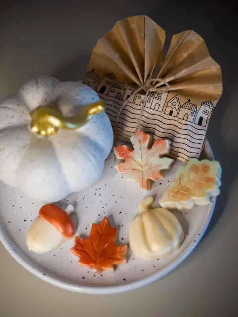 IZLOŽBA "WOODEN GLOW MIRISNA PRIČA"