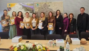 Kroz projekt Ministarstva kulture i medija Vukovarsko-srijemska županija i ove je godine svim narodnim knjižnicama sa svog područja osigurala uređaje za virtualnu stvarnost nove generacije, Meta Quest, koji sadrže 23 interaktivne scene iz povijesti i kulture najistočnije županije.studeni 2025.