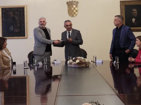 POŽEGA - Nakon skoro pola stoljeća od prvog spomena potrebe gradnje jo&scaron; jedne osnovne &scaron;kole u Požegi, uskoro kreće izgradnja u naselju Babin Vir.