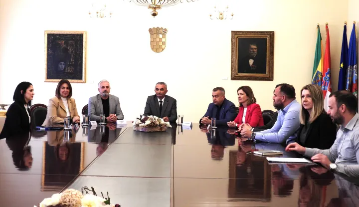 POŽEGA - Nakon skoro pola stoljeća od prvog spomena potrebe gradnje jo&scaron; jedne osnovne &scaron;kole u Požegi, uskoro kreće izgradnja u naselju Babin Vir.