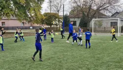 Otvoreno dječje igralište s umjetnom travom - prvi ga isprobale mlade selekcije ŠNK Baranja-Belja