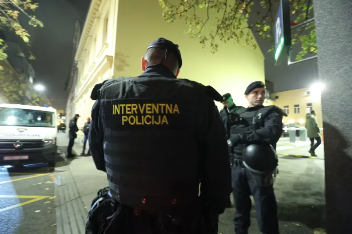 07.11.2025., Zagreb - Interventna policija u Preradovicevoj ulici gdje se ocekuje otvorenje izlozbe "Efemeris - legat Dejana Medakovica" cime se obiljezava i otvorenje ovogodisnjih Dana srpske kulture. Photo: Pixsell/PIXSELL