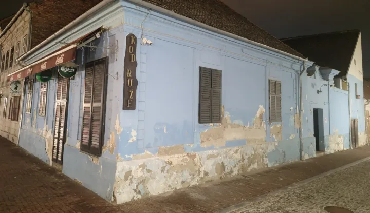 Kuća Muller - donedavno restoran Kod RužeGrgur VremeplovacOsijek, 8. studenoga 2025.Snimio: Grgur Marko Ivanković