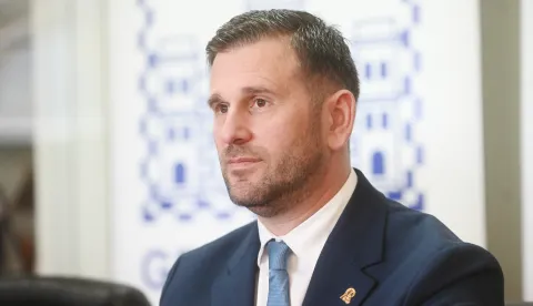 Split- 27.10.2025.-Predstavljanje početka radova na Gatu Svetog Petra u splitskoj Gradskoj luci. Na slici Tomislav Šuta. Foto HINA/ Mario STRMOTIĆ/ms 