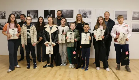 U kategoriji djeca prvu nagradu osvojila je fotografija Luke Matanovca, drugu rad Rite Buconjić, a treću nagradu fotografija Tončice Ivanišević. U toj kategoriji pohvaljeni su Jakov Beljan, Tia Ćosić, Gabrijel Saks, Noa Rogina i Nora Krsnik.studeni 2025.
