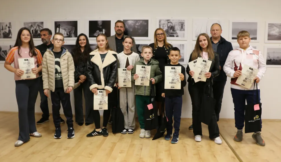 U kategoriji djeca prvu nagradu osvojila je fotografija Luke Matanovca, drugu rad Rite Buconjić, a treću nagradu fotografija Tončice Ivanišević. U toj kategoriji pohvaljeni su Jakov Beljan, Tia Ćosić, Gabrijel Saks, Noa Rogina i Nora Krsnik.studeni 2025.
